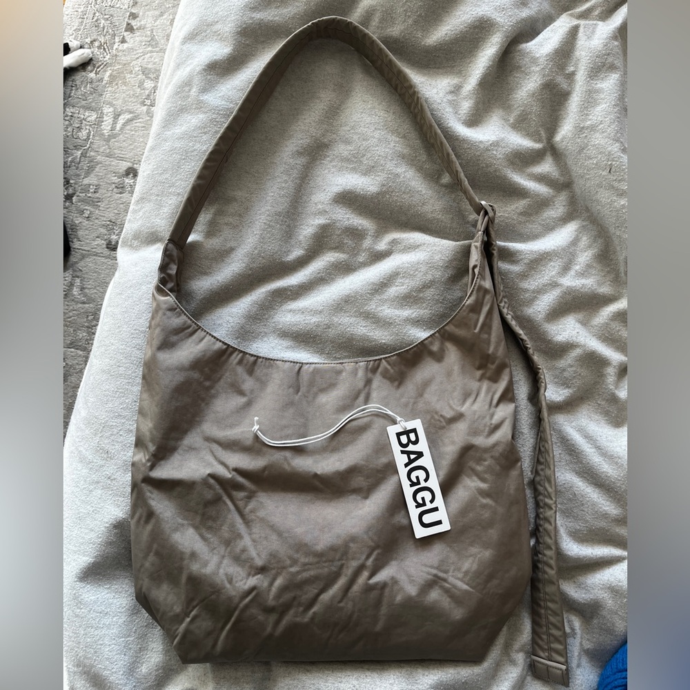 Large Sling Bag in Dove